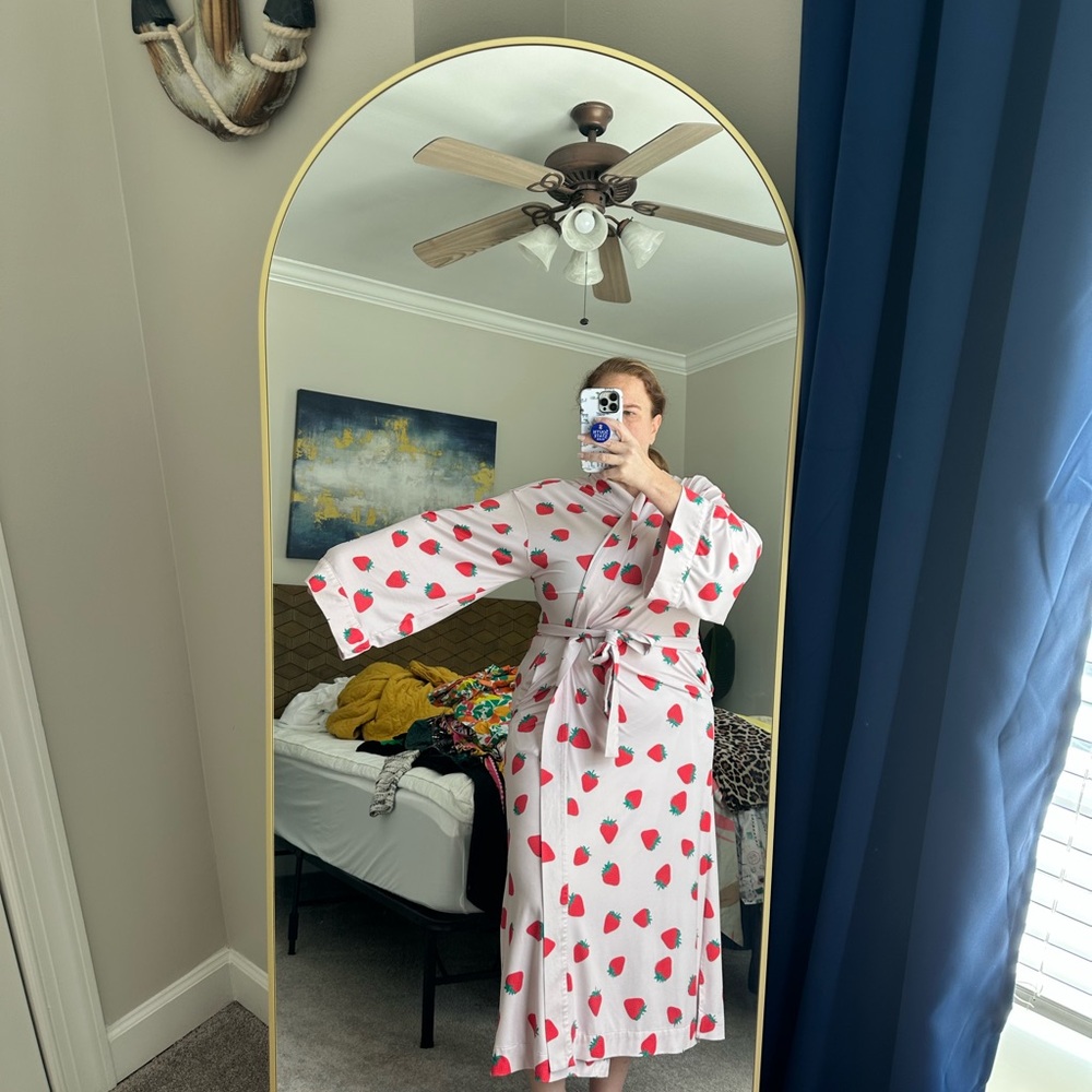 Strawberry Print Masongrey Robe - Picture 5 of 5